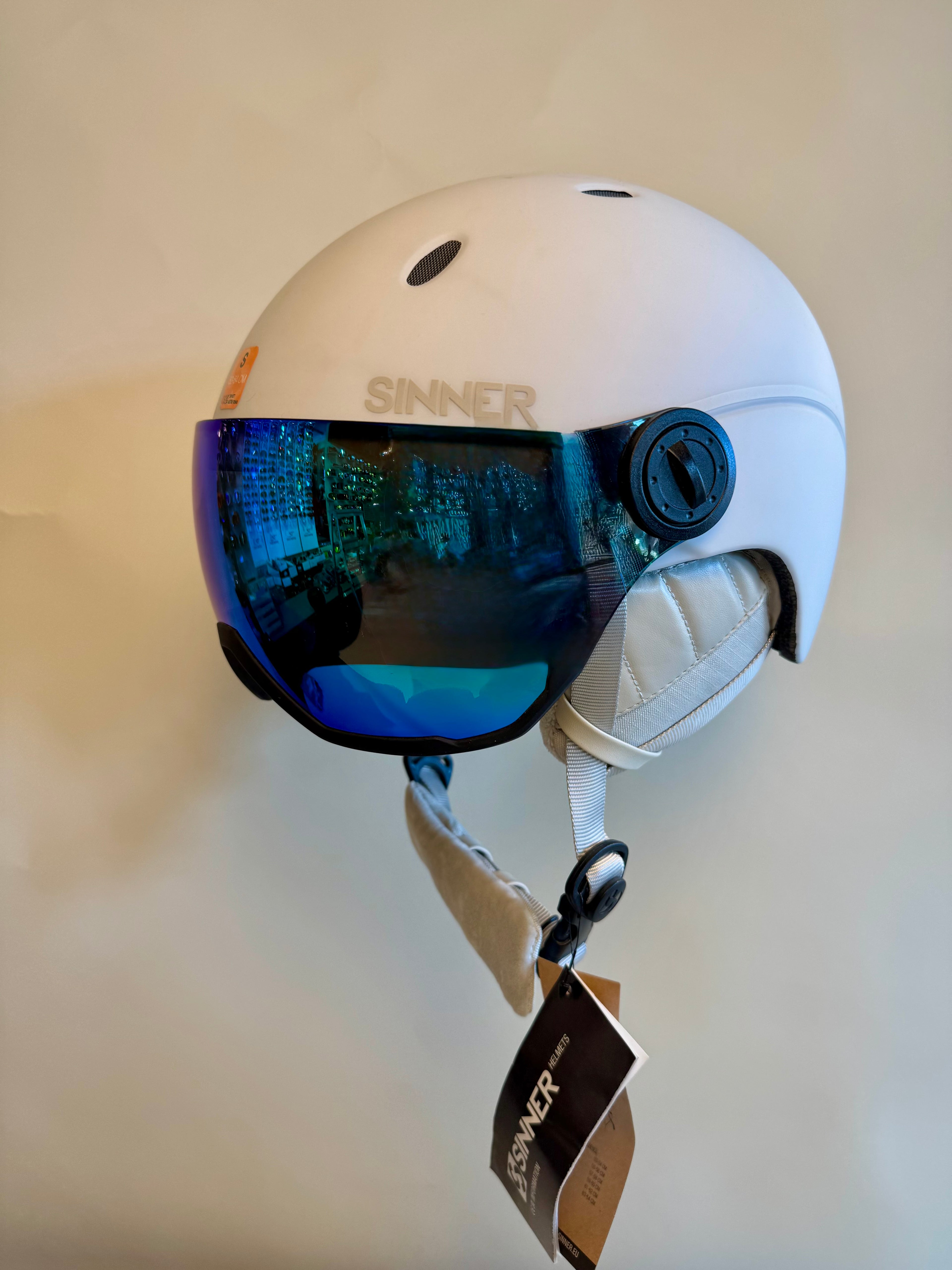 Kask narciarski SINNER Titan Visor Matte White